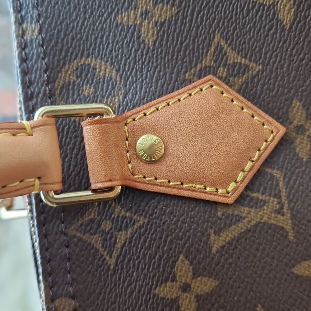 Louis Vuitton Brown Monogram Round Bag  Bandouliere 30. WITHOUT A STRAP. - Picture 6 of 16